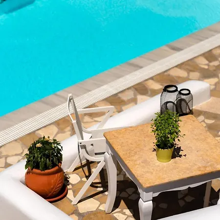 Otel Seaside Breeze Kamári